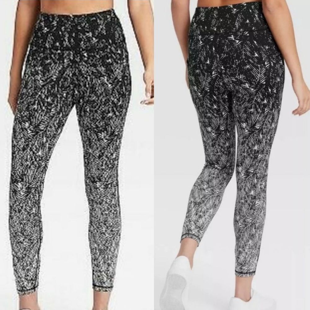 NWT All In Motion High Rise 7/8 Legging Black/White Size XS